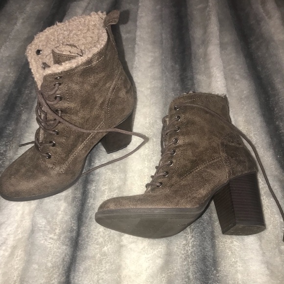 brown bootie heels - Picture 1 of 3
